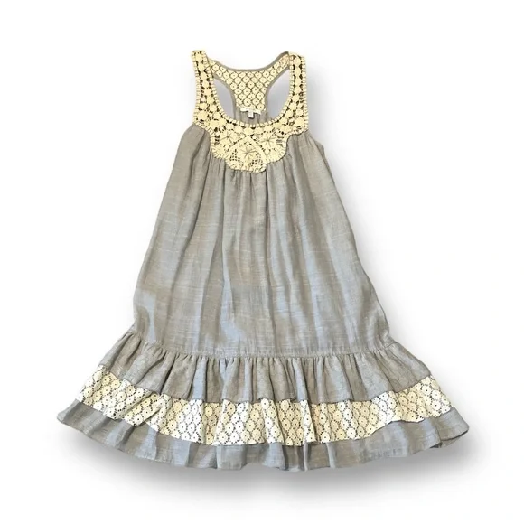 Delia’s Dress - Picture 4 of 10